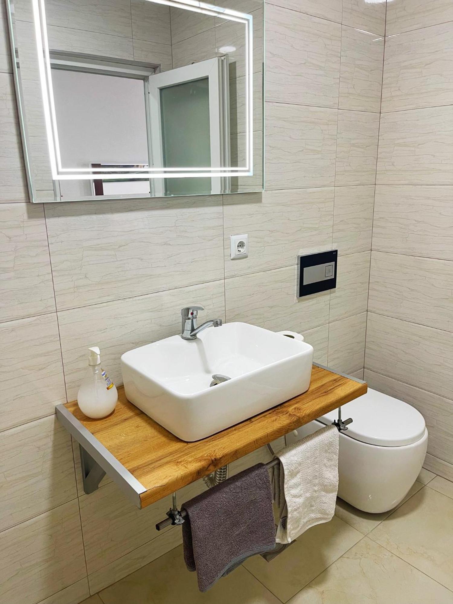 Infinity Plaza Hotel Gjakova Exterior foto